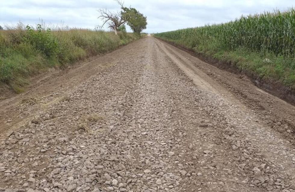 Se firmó un convenio para mejorar los caminos rurales en Azul
