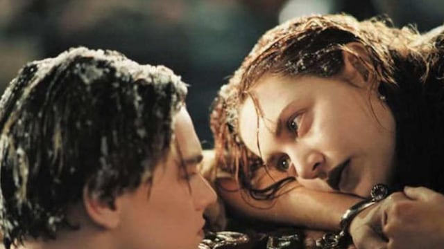 Leonardo DiCaprio y Kate Winslet en Titanic.
