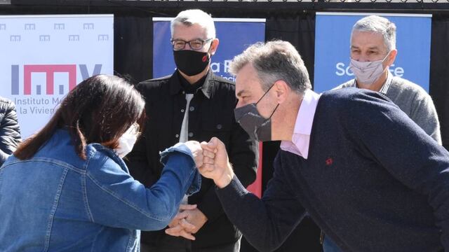 Entregaron escrituras en el Anfiteatro "Alfredo Williner"