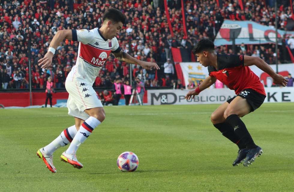 Colón rescató un partido para el infarto en Santa Fe y le ganó 2-1 a Tigre