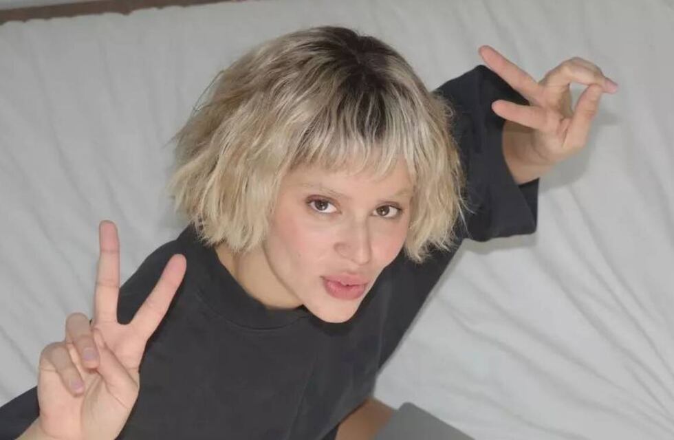 Nathy Peluso mostró su costado más sensual con un outfit a puro brillo