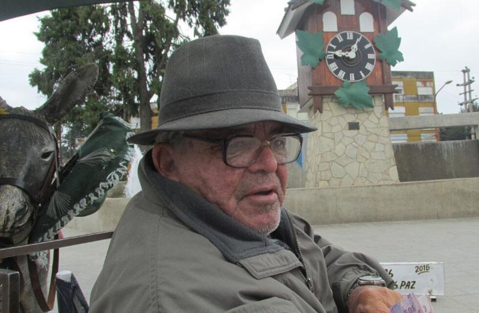 Murió Domingo Falcón, el fotógrafo que retrató al Cu-Cú por más de 60 años