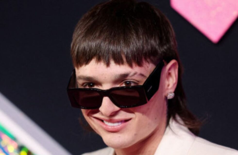 Peso Pluma sorprendió a sus fans en pleno show hablando con acento argentino