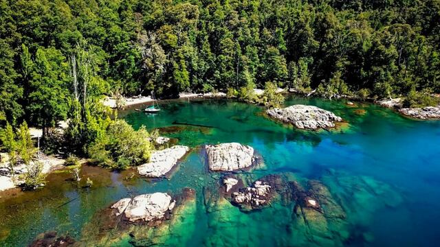 La playa Yuco, ubicada en Neuquén, es considerada el "Caribe Patagónico".