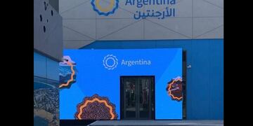 La sala argentina de última generación en en la Expo Dubái permite al visitante experimentar la belleza de los paisajes icónicos de todas las regiones, la diversidad cultural y el enorme potencial del país en materia de agroindustria, energías renovables y ciencia, tecnología e innovación.