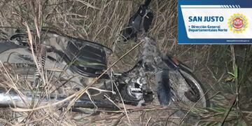 Motocicleta recuperada por la Policía en zona rural de Arroyito