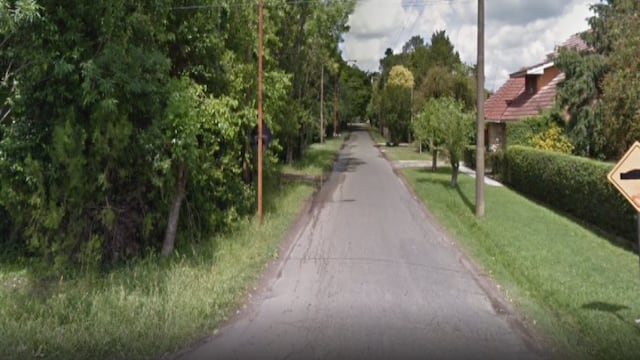 Los agresores aprovecharon que estaba el portón abierto para ingresar a la casa. (googlemaps)