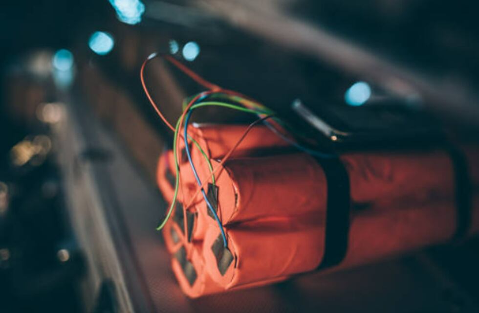 Hallaron explosivos en el nicho de gas de una escuela de Santa Cruz y debieron suspender las clases