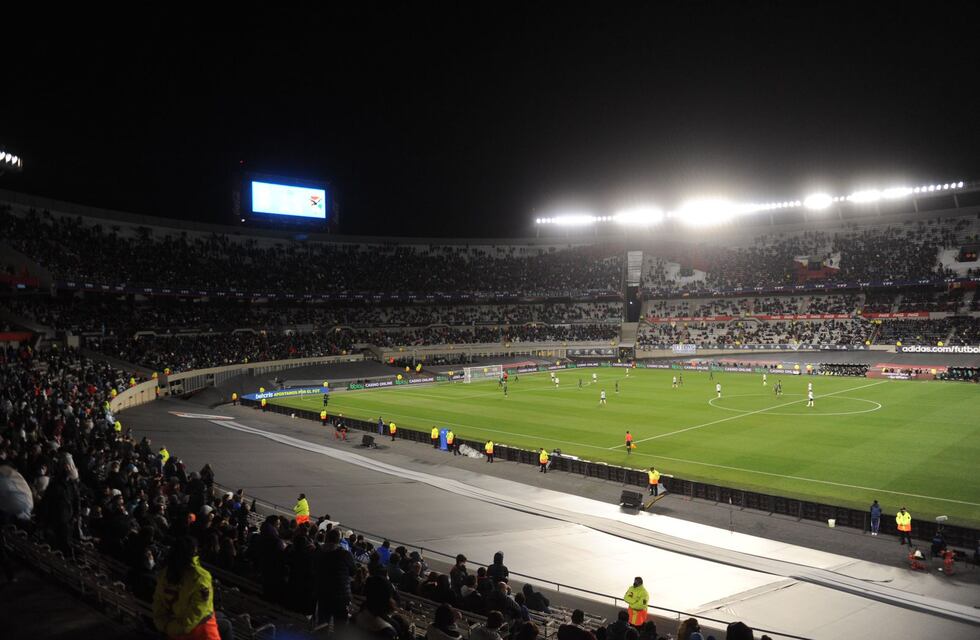 Vuelve el público a los estadios de fútbol: qué pasará con el Superclásico