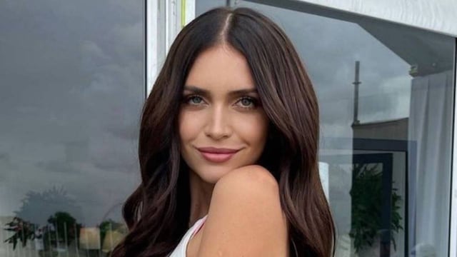 Zaira Nara deslumbró con toda su sensualidad al posar con un vestido transparente y casi muestra de más.