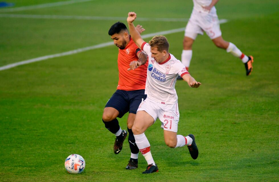 Independiente le ganó 3-1 a Huracán y clasificó a cuartos de la Copa de la Liga