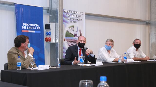 Perotti anticipó que vacunar a toda la población podría demandar ocho meses