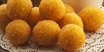 Albondiguitas de queso cheddar.