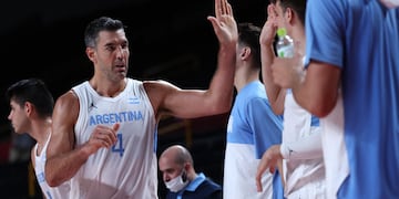 Luis Scola, entre la broma de la CAB y el enojo de su familia.