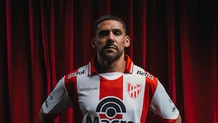 Franco Jara con la indumentaria de Instituto. (Prensa Instituto)