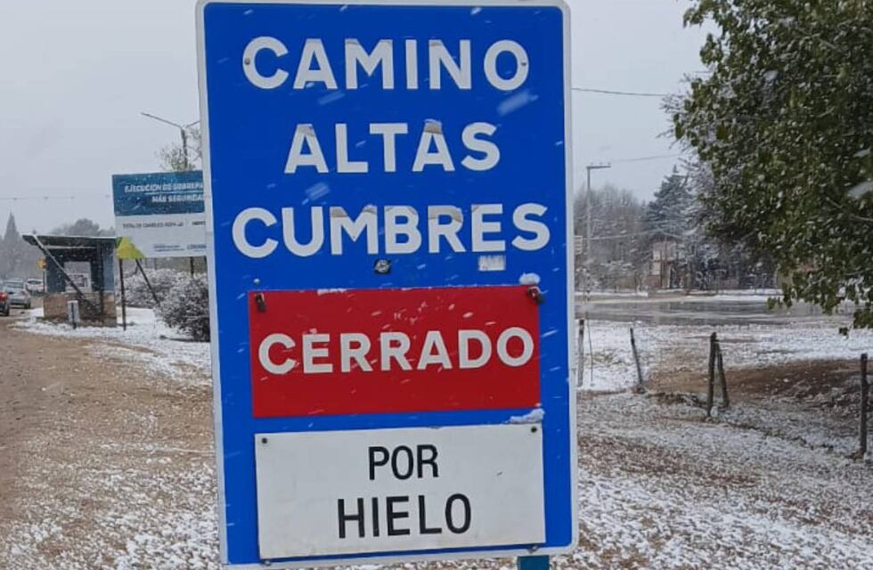 Nieve en Córdoba: la Policía Caminera cortó rutas, por la presencia de hielo