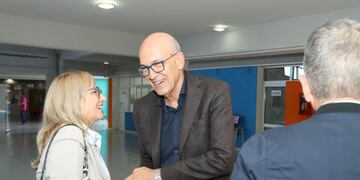 Mariana Andereggen y el ministro de Educación, Víctor Debloc