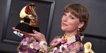 Taylor Swift en los Grammy 2021