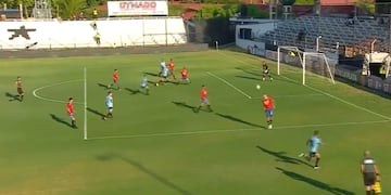 Centro de Compagnucci para que Miño ponga el 1-0 parcial.