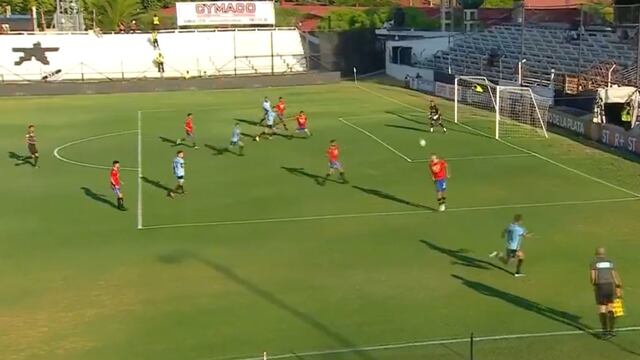 Centro de Compagnucci para que Miño ponga el 1-0 parcial.