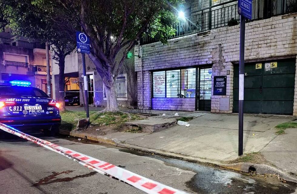 Fue a la farmacia de su barrio en Rosario y lo balearon durante un ataque extorsivo