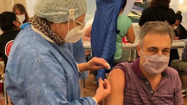 Se vacunó el intendente Luis Castellano