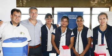 Finalizó la vacunación a empleados del Subsidio de Salud, para protegerlos contra el dengue.