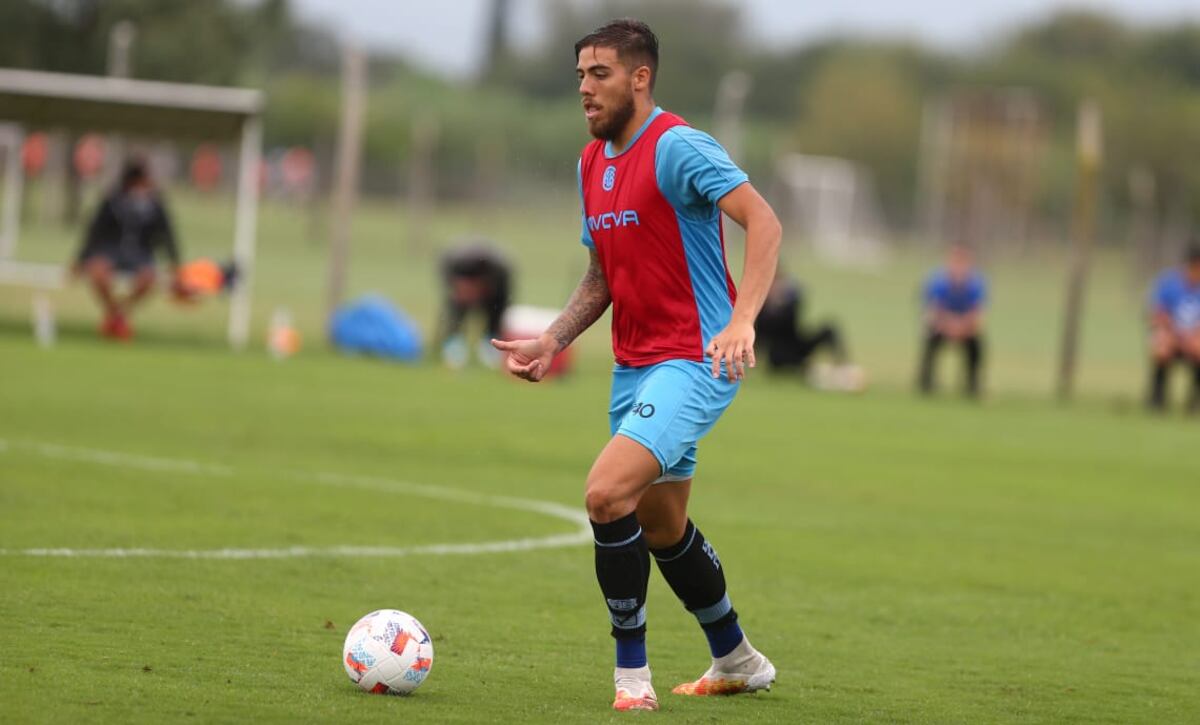 El zaguero central Nahuel Tecilla, aislado por dar positivo en el hisopado, a una semana del debut.