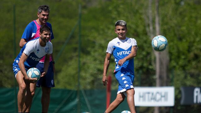 Con la mente puesta en 
Patronato  y de muy buen ánimo, Vélez sumó un nuevo entrenamiento. (Twitter: @Velez)