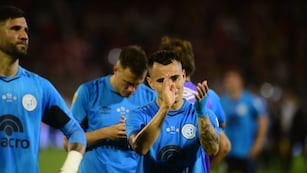 La enorme desilución del "Chino" Zelarayán. Su golazo no le alcanzó a Belgrano.