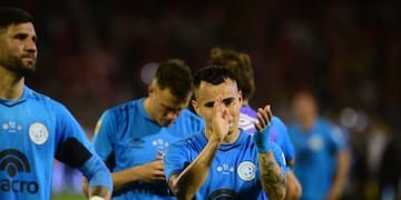 La enorme desilución del "Chino" Zelarayán. Su golazo no le alcanzó a Belgrano.