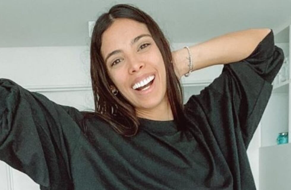 Maypi Delgado sorprendió a sus seguidores posando en ropa interior junto a su perro