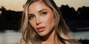 Romina Malaspina paralizó Instagram con un corpiño mega escotado y una minifalda con transparencias y brillos