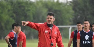 Teté Quiroz le da un espaldarazo al once titular que consiguió la clasificación, pese a no haber jugado en el nivel esperado.