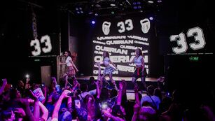 En el escenario: Milu Husto, Nanu Puig y Cande Solari.