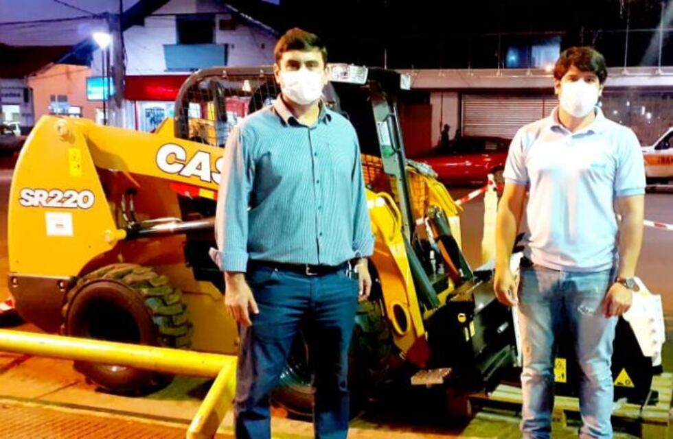 La localidad de Eldorado obtuvo una Mini-Cargadora y un Camión Grúa