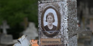 Los restos de "La Ramonita" se encuentran en el cementerio San Vicente de la Capital.