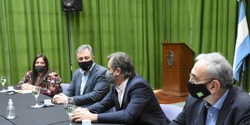 Danilo Capitani, junto a Myriam Villafañe, el intendente Luis Castellano y el senador Alcides Calvo