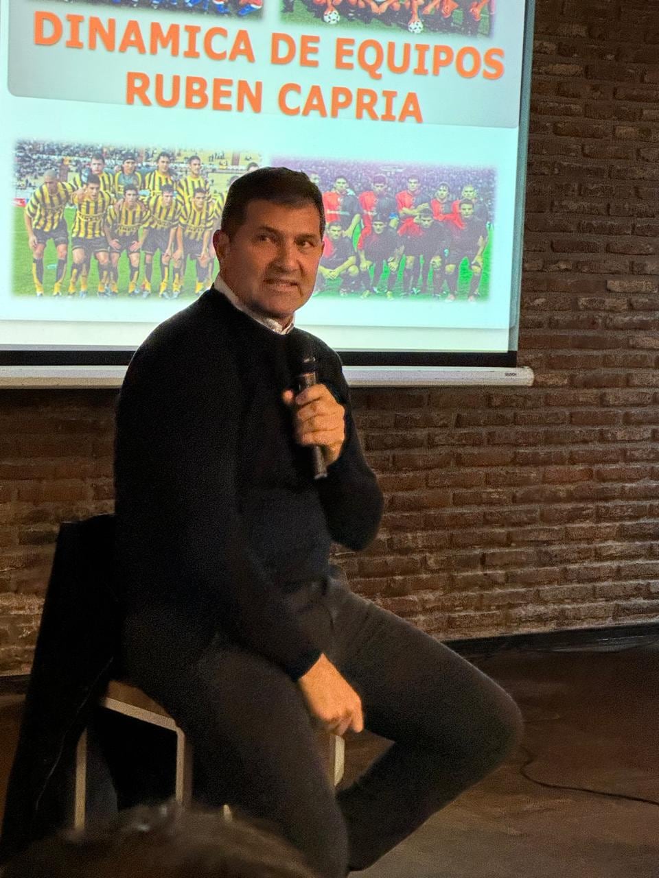 Gran concurrencia a la charla del Mago Capria sobre liderazgo