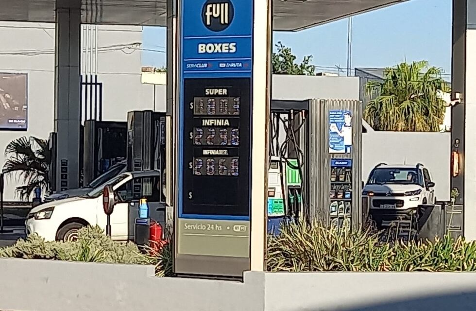 Subió el combustible en Rafaela: llenar el tanque con super sale $1200 más que en CABA