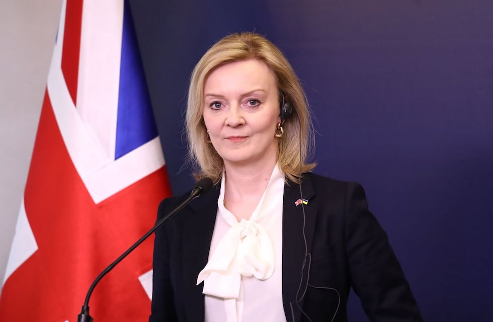 Quién es Liz Truss, la nueva primera ministra de Reino Unido a la que comparan con Margaret Thatchet
