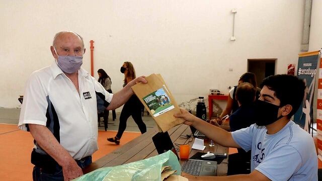 Más de tres mil familias ya cuentan con sus "kits de semillas" en Carlos Paz. (Foto: prensa / Municipalidad VCP).