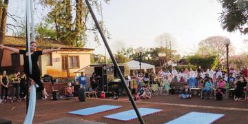 Actividades artísticas durante el fin de semana en Colonia Wanda.