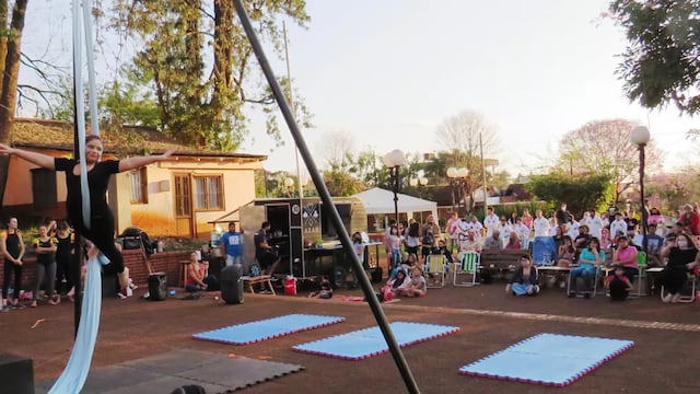 Actividades artísticas durante el fin de semana en Colonia Wanda.