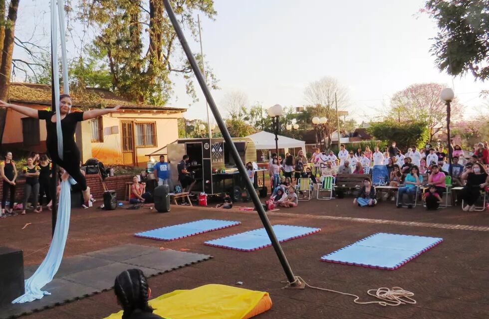 Actividades artísticas durante el fin de semana en Colonia Wanda