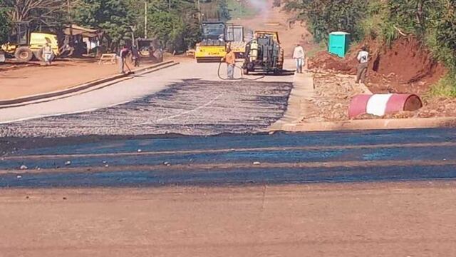 Continúan las obras de asfaltado sobre la avenida Córdoba en Eldorado.