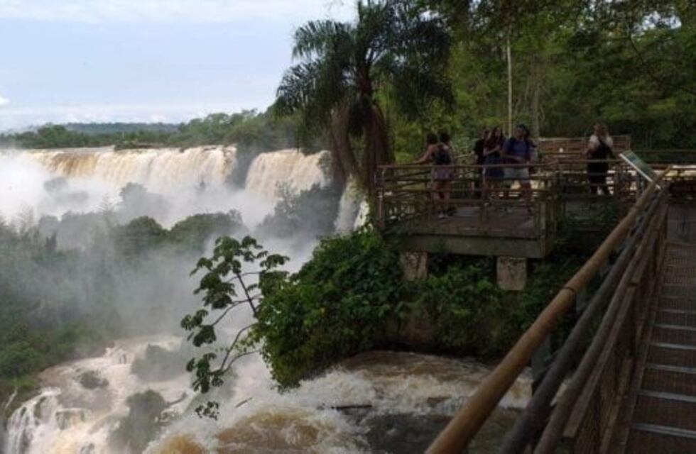 Las Cataratas del Iguazú deslumbran con un caudal extraordinario