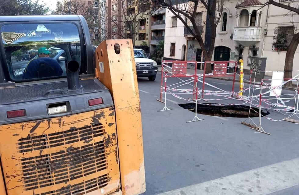 El “súper cráter” que sorprendió a todos en pleno barrio Nueva Córdoba