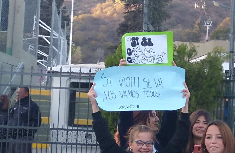 Pólemica con el cura Bernabey: los docentes del IRESM publicaron un duro comunicado