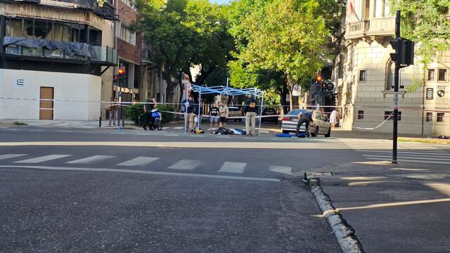 La víctima cayó por el impacto en el cruce con calle España.